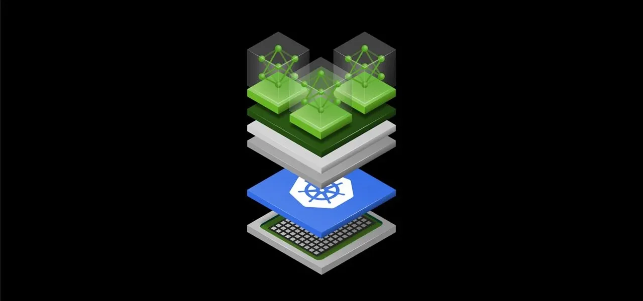 Ilustração técnica em estilo isométrico 3D representando uma pilha de infraestrutura. Na base, um chip de hardware cinza (GPU); acima, uma camada azul com o logotipo do Kubernetes; e no topo, três blocos verdes simbolizando containers de processamento conectados em rede, sobre um fundo preto